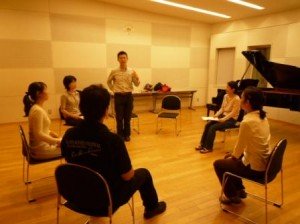 アレクサンダーテクニークのグループレッスン風景