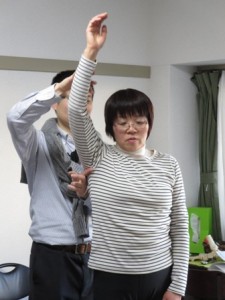 腕を下ろすときのわきの下の高さを指導 その2