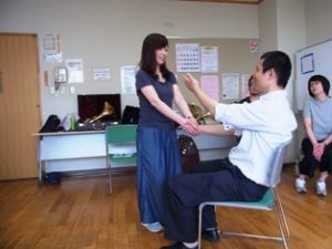 一瞬で社会神経を働かせる「ぬいぐるみさん」ディレクション