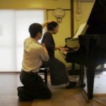 ピアノ演奏-アフター 少し”押し下げ”が始まったいる